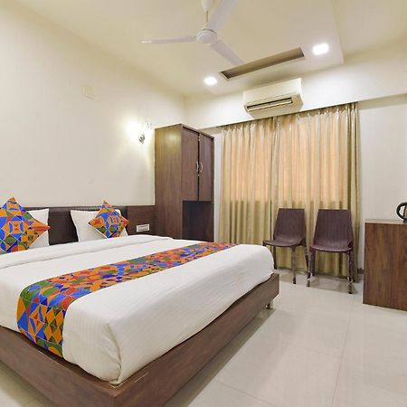 Fabhotel A1 Plaza Ahmedabad Bagian luar foto