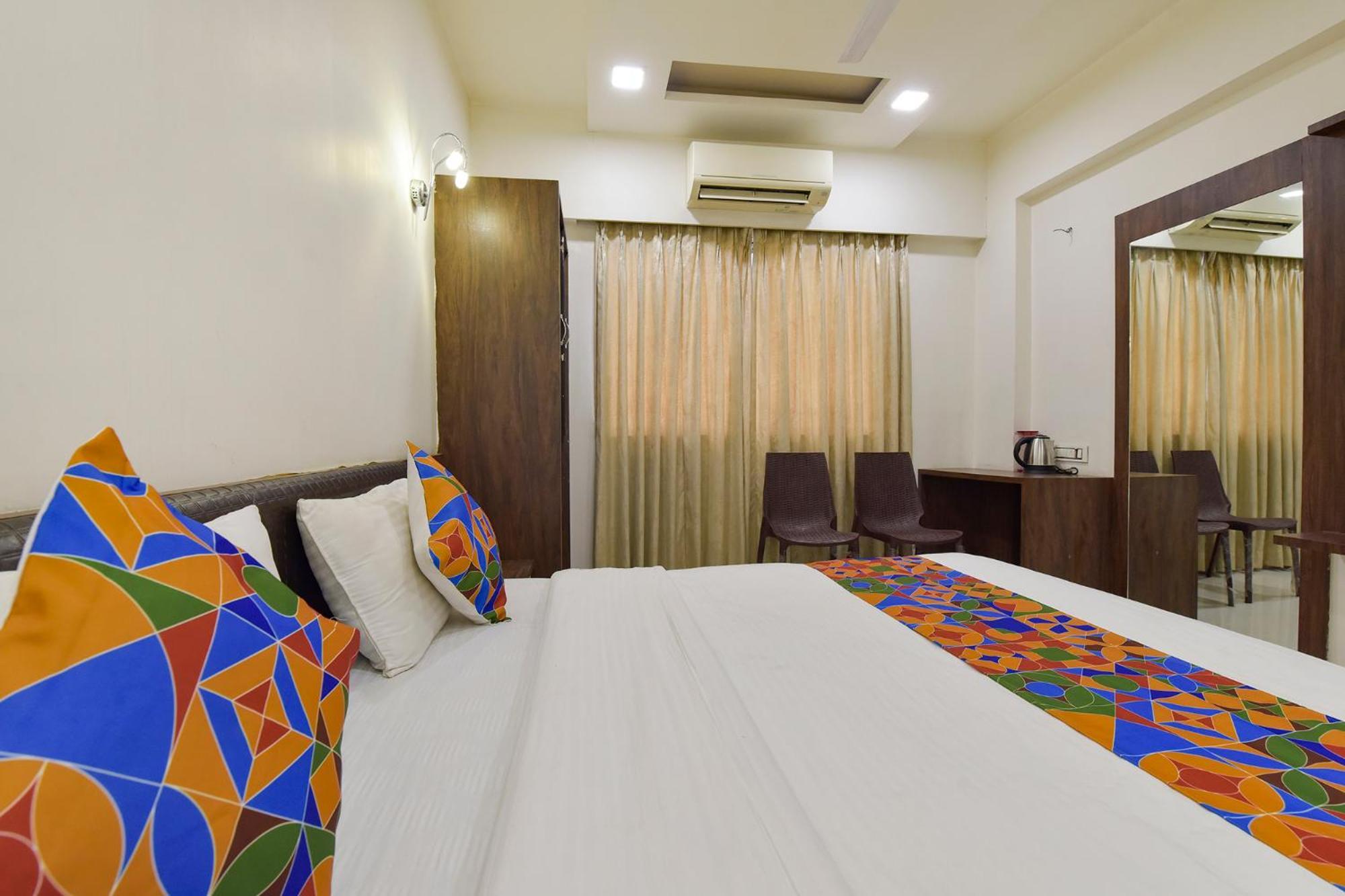 Fabhotel A1 Plaza Ahmedabad Bagian luar foto