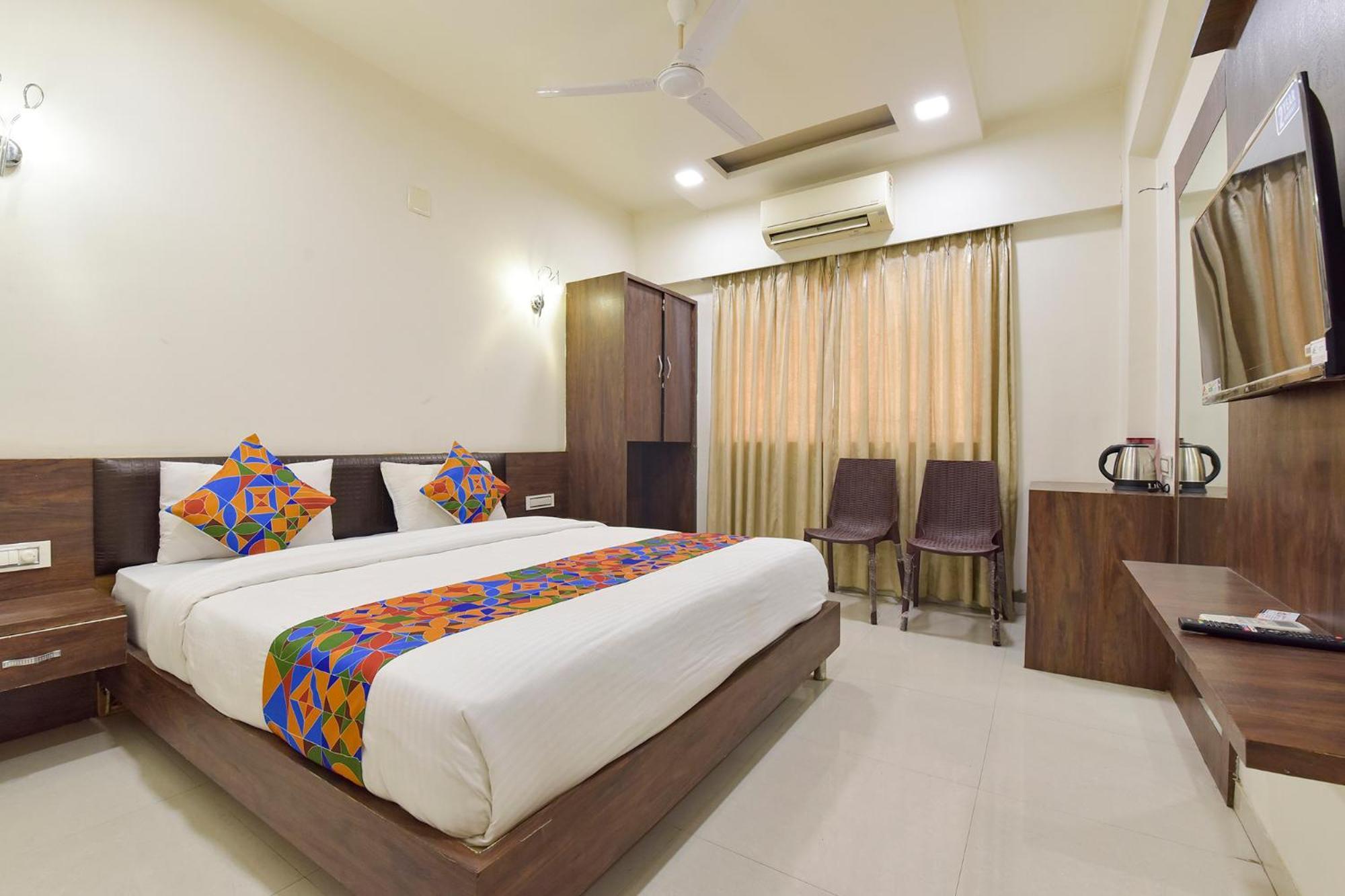 Fabhotel A1 Plaza Ahmedabad Bagian luar foto