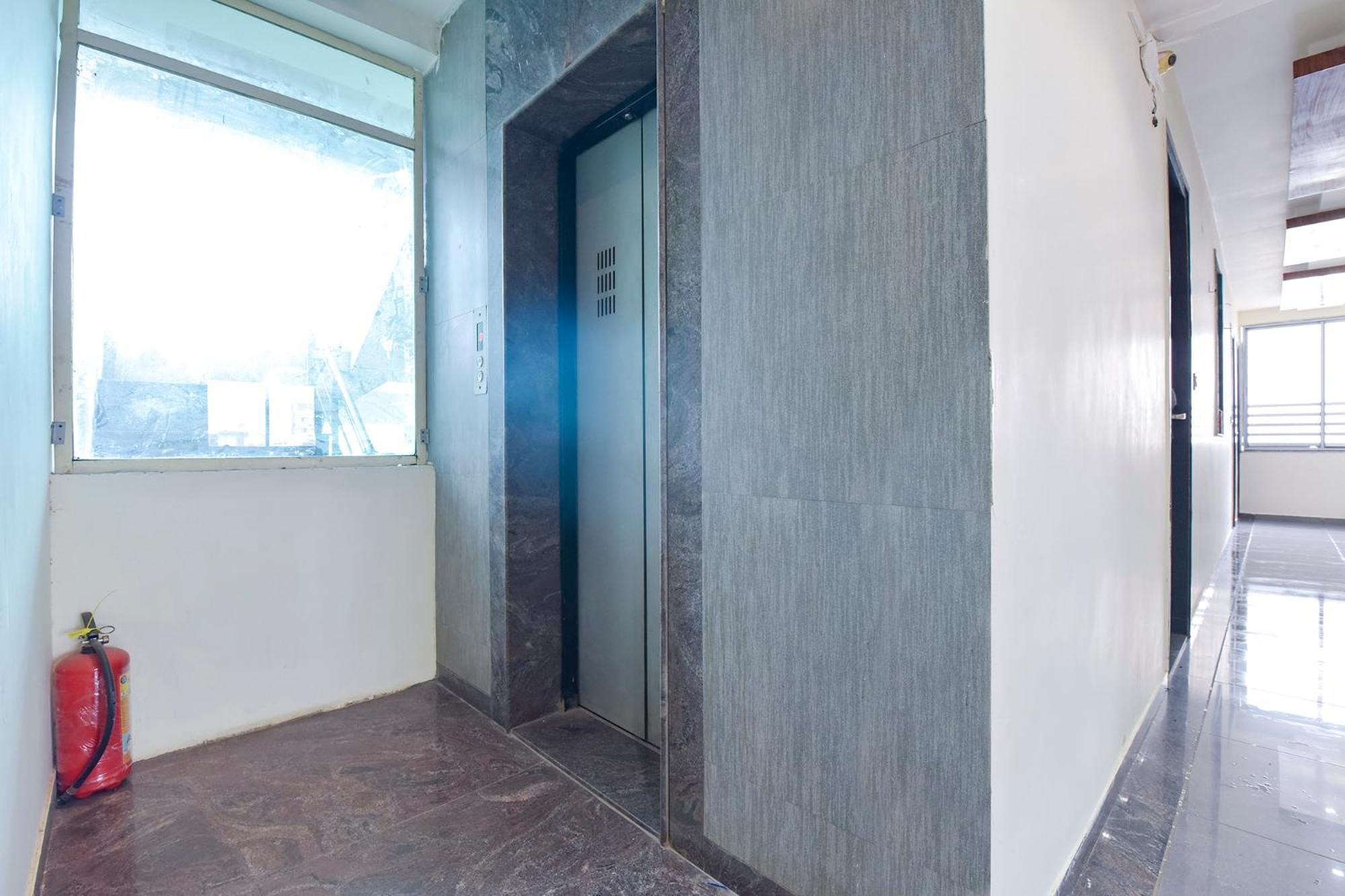 Fabhotel A1 Plaza Ahmedabad Bagian luar foto