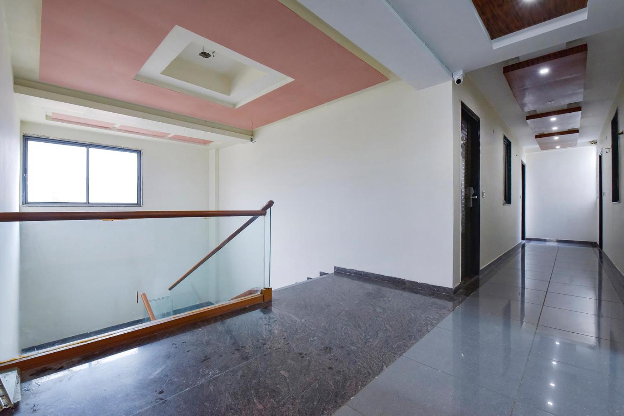 Fabhotel A1 Plaza Ahmedabad Bagian luar foto