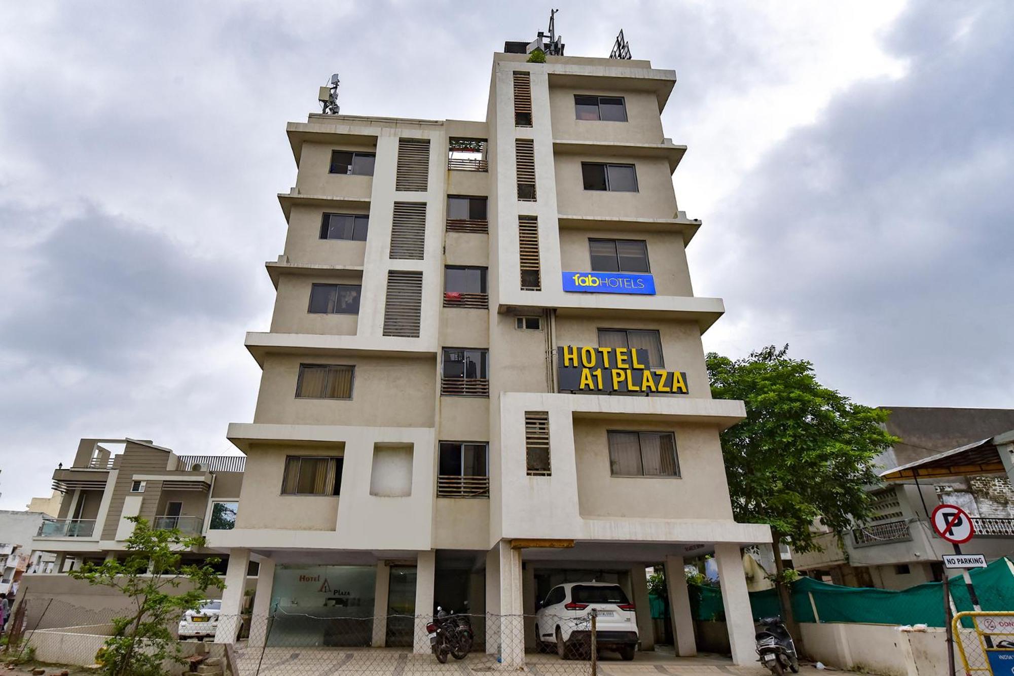 Fabhotel A1 Plaza Ahmedabad Bagian luar foto